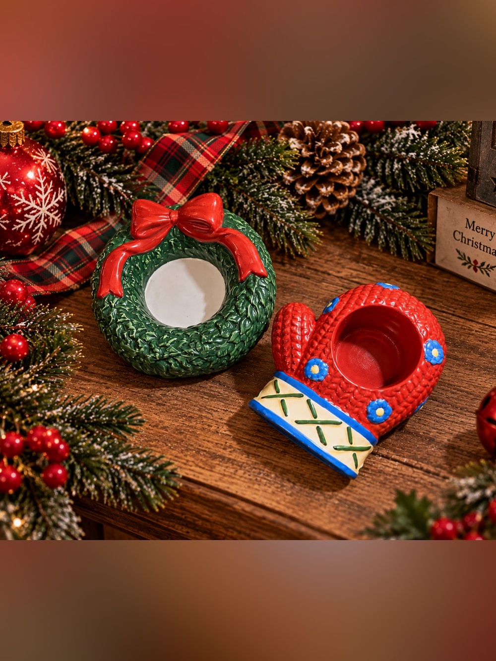 Yankee Candle Festive Red Mitten and Green Wreath Tea Light Candle Holders